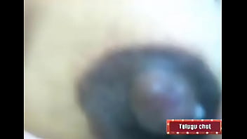 Gadis Desi Panas Dengan Payudara Susu Yang Menggoda