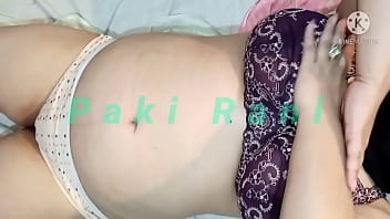 Pertunjukan Seksi Paki Rani Dalam Goyangan Remix Arab Yang Menggoda