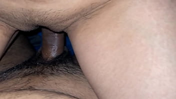 Bhabhi Menggoda Di Musim Dingin, Bercinta Panas Di Balik Selimut Tebal