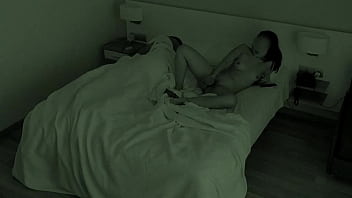 Istri Nakal Masturbasi Nonton Film Porno Di Samping Suami. Hampir Ketahuan!!