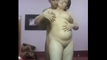 Pasangan Desi Beraksi Di Kamar Tidur