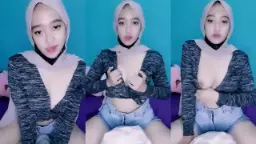 Filla Ukhti Meremas Payudara Besar Di Balik Hijab