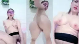 Mango Varien Bergoyang Telanjang Bulat