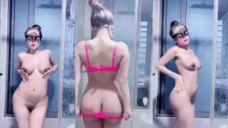 Mei Fifi Basah-basahan Di Kamar Mandi