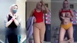 Tiktoker Berjilbab Pamer Payudara Montok Dan Menggoda