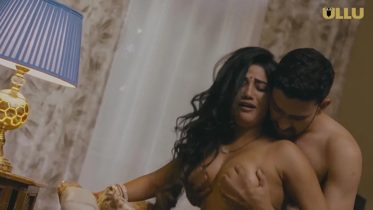 Tubuhku Bergoyang Di Antara Kamu Dan Dia – Adegan Panas Episod 6