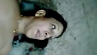 Wanita Nakal Digerogoti Lubang Pantatnya Dalam Video Mesum India