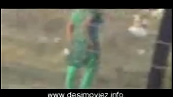 Gadis Desi Buang Hajat Di Alam Terbuka