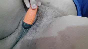Gadis Arab Hitam Manis Memuaskan Diri Dengan Obeng