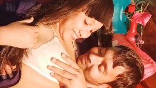 Pasangan Benggala Berbagi Video Panas Foreplay Mereka Di Internet