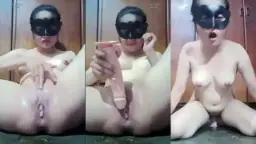 Silvia Chan Menggoda Dengan Dildo Panas Yang Menggairahkan