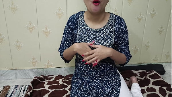 भाई ने सोतेली बहन को चोदकर छोड़ दिया, हिंदी आवाज़ में गर्म कहानी