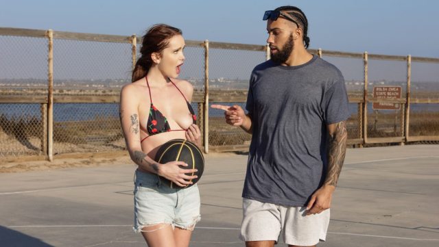 Bola Basket Vs Alat Panjang: Pertarungan Seksi Di Lapangan
