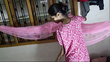 Desi Bhabhi Menggoda Pacar Berpenis Besar Ke Rumah Untuk Bercinta Keras Di Siang Hari