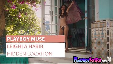 Gadis Arab Seksi Leighla Habib Telanjang Dan Mandi Dengan Senyum Menggoda