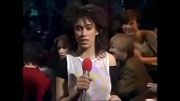 Eurythmics – Malam Panas 1983: Getaran Seksi Di Atas Panggung