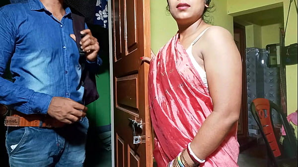 ब्रा बेचने वाले ने भाभी को लुभाकर जबरदस्त चुदाई की, हिंदी आवाज में इंडियन अश्लील कहानी