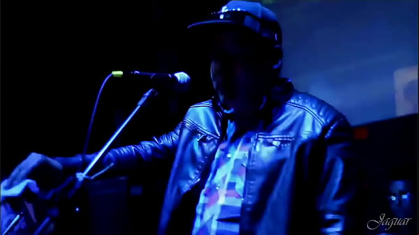Goyang Panas Di Café Latino (live)
