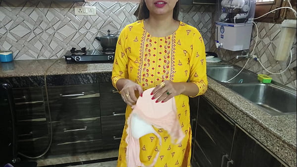 Kakak Ipar Lagi Cuci Piring Di Dapur, Adik Ipar Mendekat Dan Berbisik, “bhabhi, Boleh Aku Rasakan Kelembaban Ranummu?”