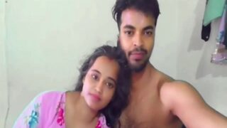 Cowok Kuliah Ngentot Memek Pacarnya Di Kamera Web Dengan Gaya Desi