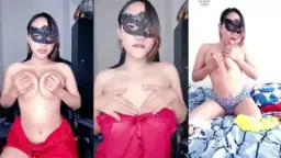 Mbak Sunflo Bugil Payudara Basah Berdiri Tegang