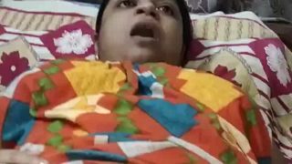 Bengali Boudi Lagi Gown Melepas, Tangan Meraba Sendiri
