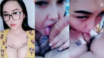Leila Berkacamata Mengulum Batang Pacar