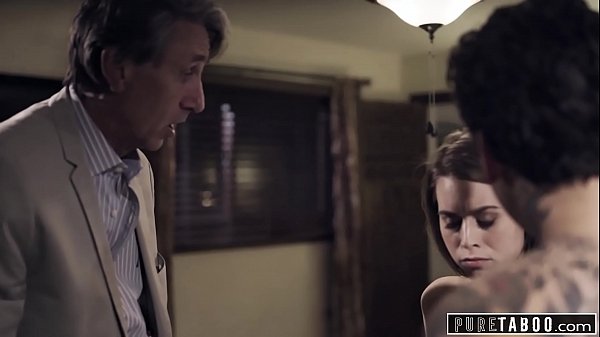 Kakak Tiri Ngejer Adik Tirinya Lagi Ngentot Sama Ayah Tirinya