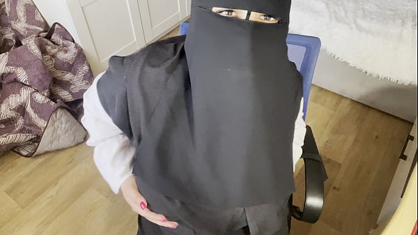 Wanita Turki Bermata Indah Pakai Jilbab, Colmek Pakai Celana Ketat, Basah Kuyup.
