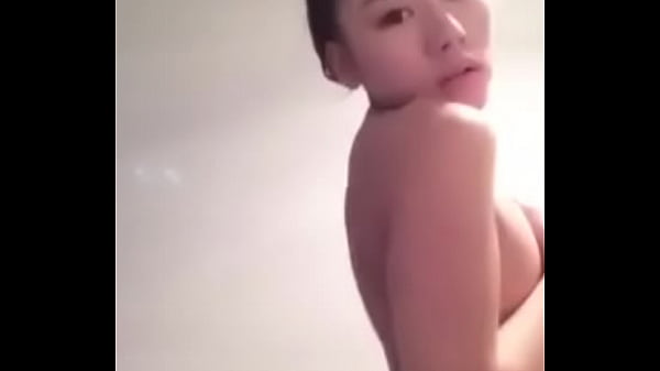 Gadis Manis Penuh Pesona