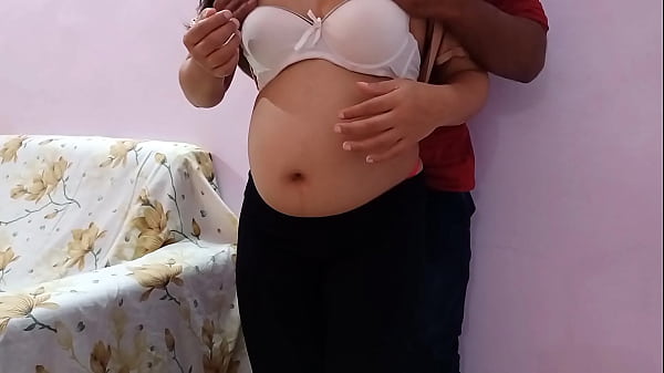 गर्भवती भाभी को फेसबुक पर फंसाकर घर ले जाकर जोरदार चोदा – साफ हिंदी में अश्लील कहानी