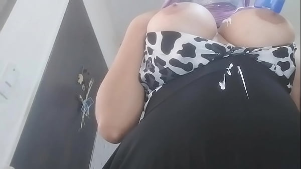 Arab Terseksi Berbalut Niqab, Istri Islam Tampilkan Bokong Menggoda Dan Muncrat Di Webcam Demi Uang