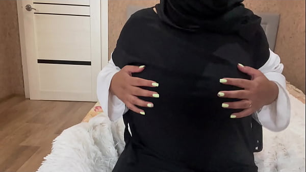 Jasmine Si Ibu-ibu Arab Tanpa Celana Dalam