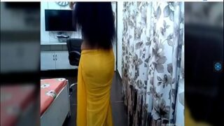 Bugil Goyang-goyang Depan Kamera, Cewek India Seksi Bikin Makin Panas.