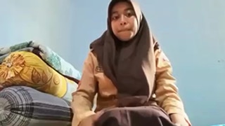 Pelajar Hijab Sma Seragam Pramuka Ngencingin Sambil Colmek