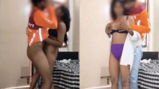 Video Panas Tukang Delivery Sama Langganan Desi Lagi Viral Di India