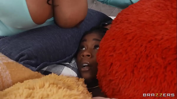 Ngencengin Bantal, Pelacur Nakal Ngefans Threesome / Brazzers / Download Full Di Https://zzfull.com/haz