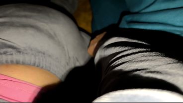 Ngentot Istri Orang Sambil Suami Di Rumah, Memek Basah Tembem Minta Digenjot, Selingkuh Panas Bikin Crot.