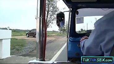 Mama Muda Thailand Di Pinggir Jalan, Digondol Buat Ngebut