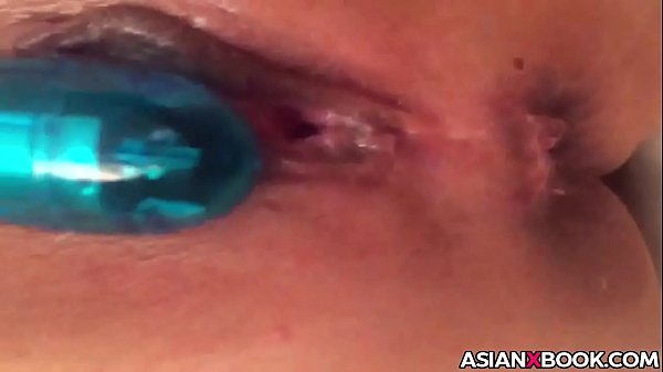 Cewek Asia Manja Mainin Pussy Mainan, Keluar Air Liur Nikmat.