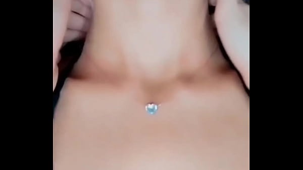 Nih Cewek Muda Goyang-goyang Di Live, Bikin Gregetan Banget!