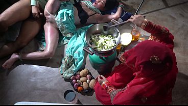 Ibu Tiri Dapur Sange, Dapur India, Mamah Tiri Desi Di Dapur, Lagi Masak Pakai Bumbu Rahasia.