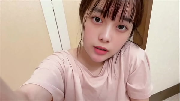 Mama Lagi Tidur, Pas Mandi Badan Bau Apek, Langsung Colmek Sambil Ngocok Becek Sampe Muncrat.