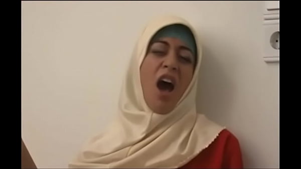 1101689 Cewek Arab Hijab, Siap Digoyang