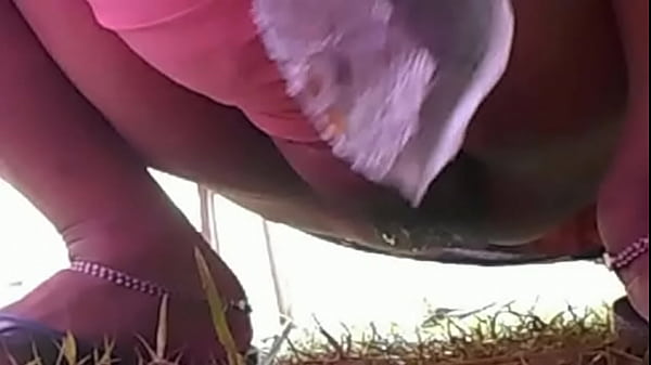 Bokep Desi Ngocok Sambil Pipis Basahin Celana