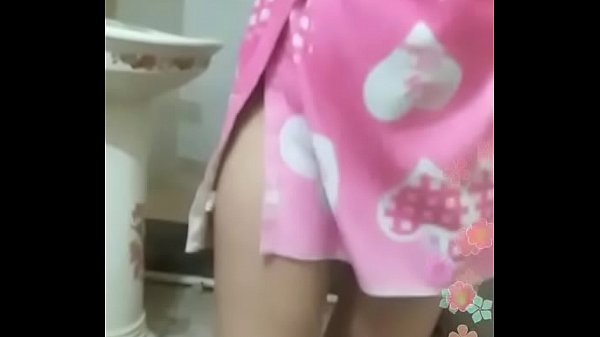 Desi Di Kamar Mandi, Basah Kuyup, Nunggu Digituin