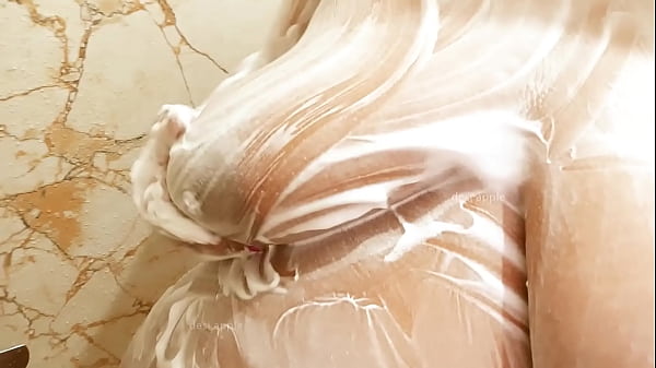 Desi Bhabhi Lagi Mandi, Basah Kuyup, Bikin Ngiler