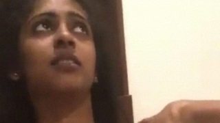 Cewek India Bikin Video Bugil Pacarnya, Eh Malah Nyebar Di Internet, Bikin Malu-maluin Banget.