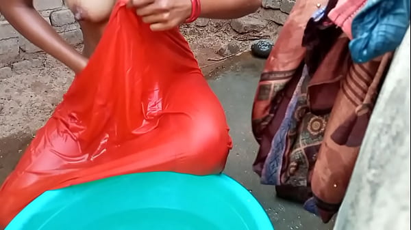 Rati Mandi Di Kamar Mandi, Suara Hindi Bikin Makin Panas, Basah Kuyup!