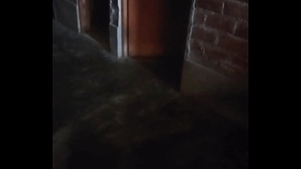 Ibu Muda Single Buka Pintu Rumah, Bayar Dulu Biar Bisa Masuk Dan Main.